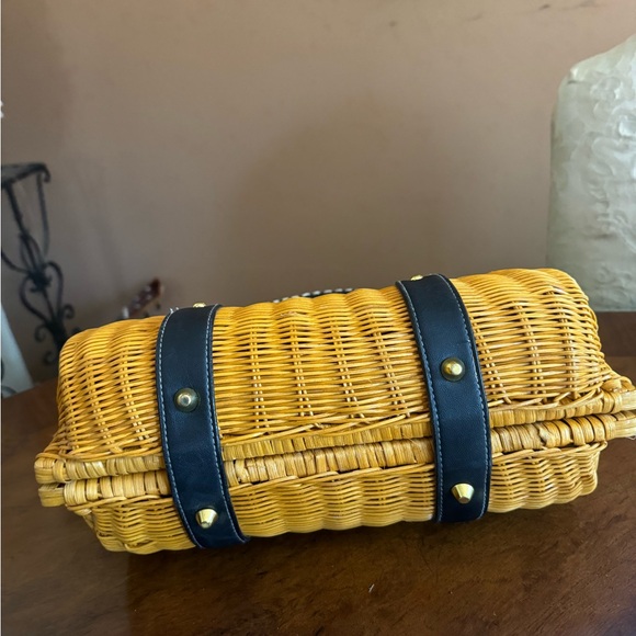 Beautiful, like new. Wicker purse - Picture 3 of 5